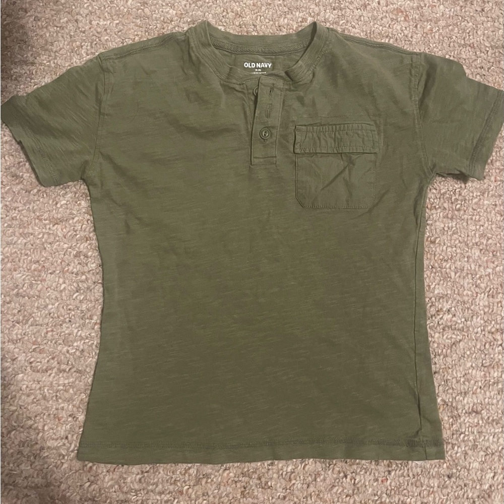 Boys Henley size M (8)